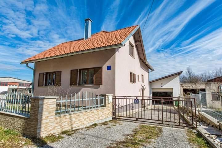 Apartman Sunny Lika Gospic Ngoại thất bức ảnh